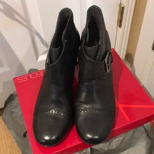 Aerosoles black booties